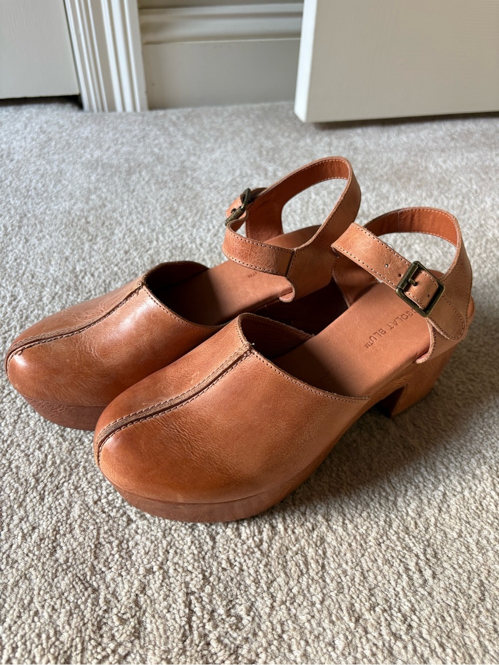 Chocolat Blu Camel Leather Clogs Size 7.5